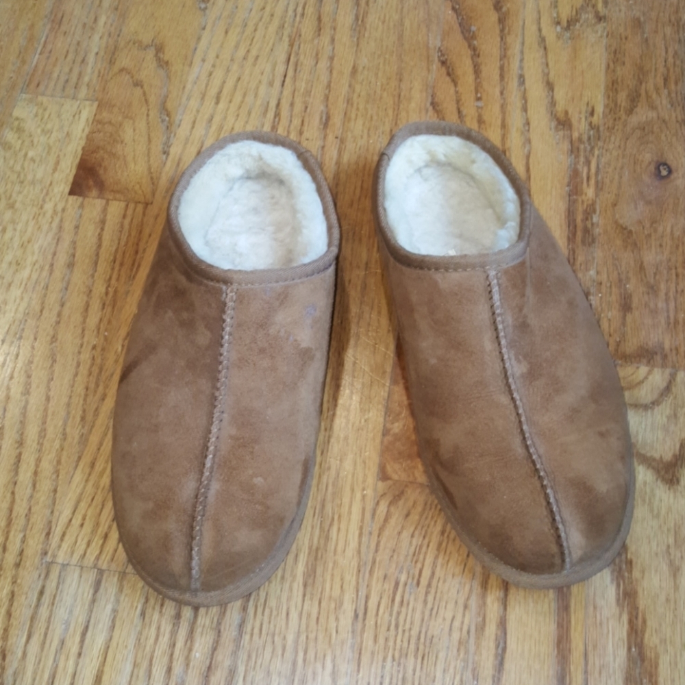 Mens Size 8 Tan Shearling Suede Slippers